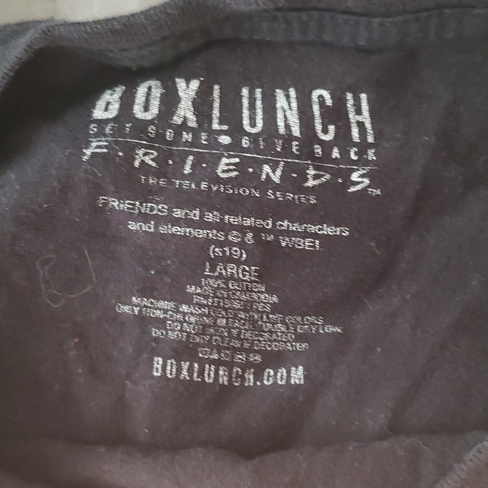 Friends tee - Picture 3 of 3